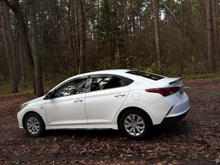 2022 Hyundai Solaris II Рестайлинг, белый, 1200000 рублей, вид 2