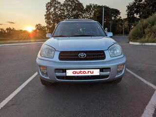 2001 Toyota RAV4 II (XA20), серебристый, 690000 рублей, вид 1