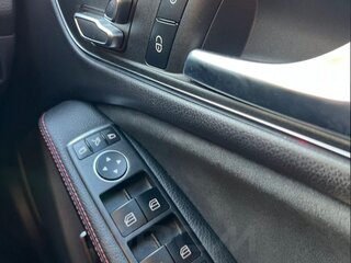 2018 Mercedes-Benz CLA 180 I (C117, X117) Рестайлинг, чёрный, 1350000 рублей, вид 4