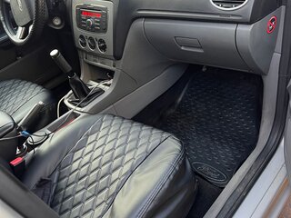 2011 Ford Focus II Рестайлинг, серебристый, 550000 рублей, вид 5