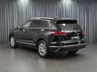 2022 Volkswagen Touareg III, чёрный, 6399000 рублей, вид 2
