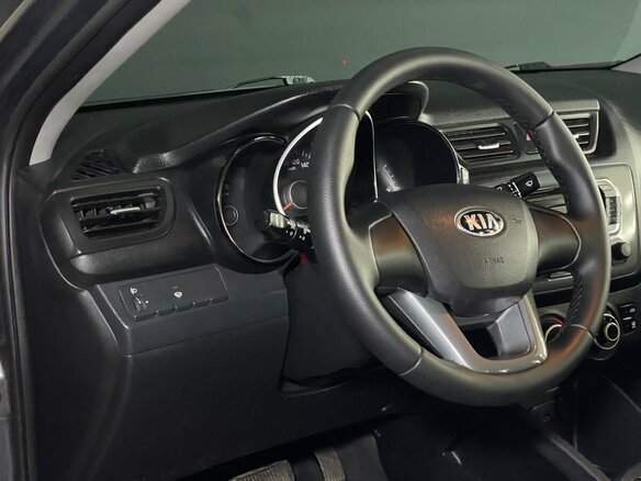 2013 Kia Rio 4-speed III, серый, 930000 рублей - вид 6