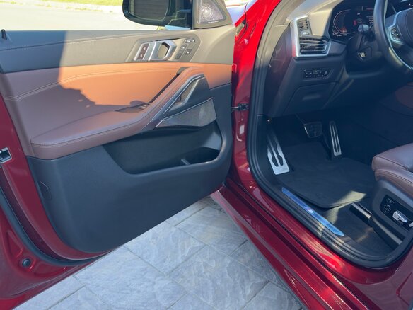 2020 BMW X6 30d III (G06), красный, 8009009 рублей - вид 16
