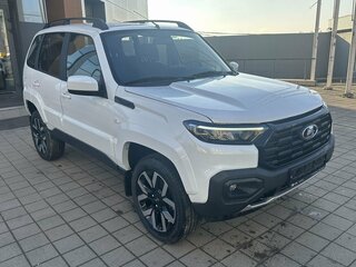 2026 Lada (ВАЗ) Niva Travel I Рестайлинг, белый, 1789000 рублей, вид 3