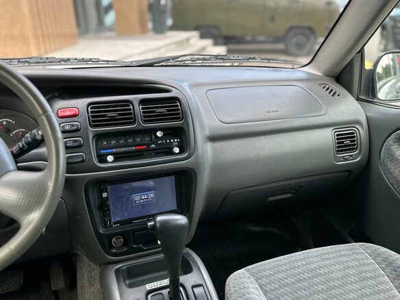 2002 Suzuki Grand Vitara I Рестайлинг, серебристый, 459000 рублей - вид 12