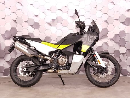 2022 Husqvarna Norden 901, чёрный, 1297000 рублей, вид 3