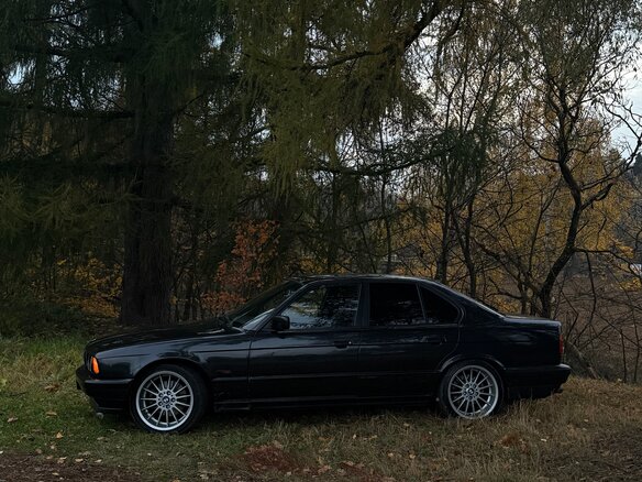 1992 BMW 5 серии 520i III (E34), чёрный, 700000 рублей - вид 9