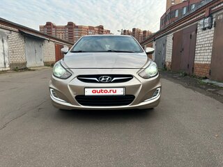 2011 Hyundai Solaris I, бежевый, 730000 рублей, вид 2