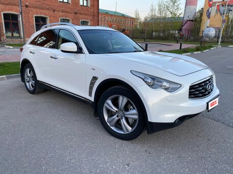 2011 Infiniti FX37 II (S51) Рестайлинг, белый, 1700000 рублей, вид 4