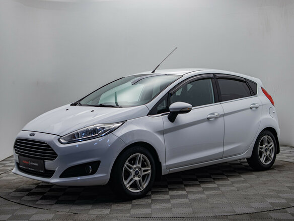 2016 Ford Fiesta Mk6 Рестайлинг, белый