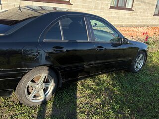 2003 Mercedes-Benz C-Класс 180 II (W203), чёрный, 530000 рублей, вид 3