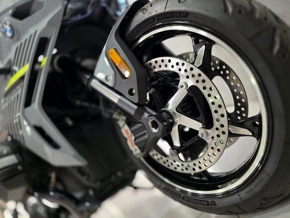 2026 BMW R 1300 RS, серый, 2750000 рублей - вид 7