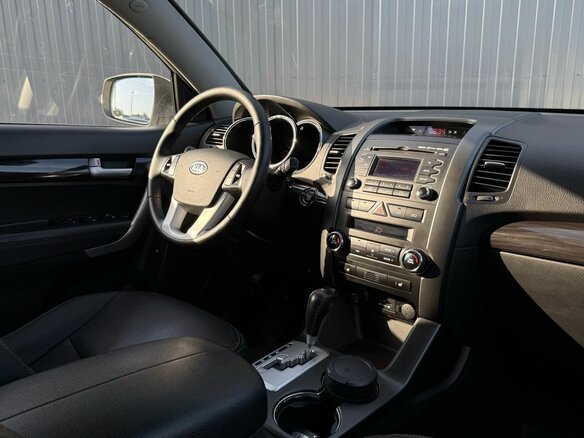 2009 Kia Sorento II, бежевый, 1590000 рублей - вид 12