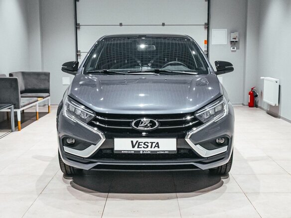 2026 Lada (ВАЗ) Vesta I Рестайлинг (NG), серый, 1705000 рублей - вид 2