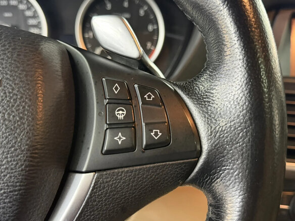 2009 BMW X6 35i 6-speed I (E71), белый, 1550000 рублей - вид 14
