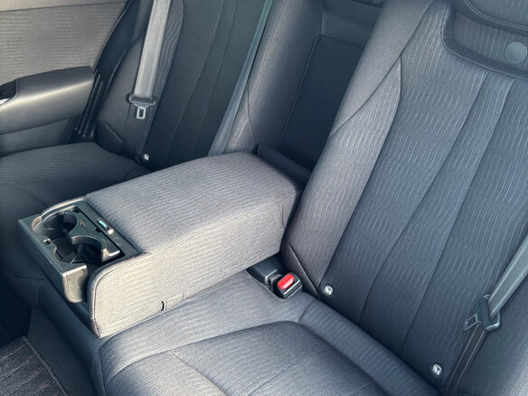 2018 Toyota Crown XV (S220), белый, 2950000 рублей - вид 12