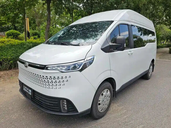 2023 Maxus V70, белый - вид 1