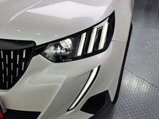 2023 Peugeot 2008 II, белый, 1800000 рублей, вид 3