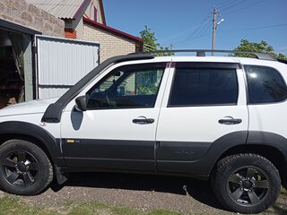 2018 Chevrolet Niva I Рестайлинг, белый, 700000 рублей, вид 4