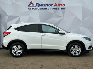 2020 Honda Vezel I Рестайлинг, белый, 2132000 рублей, вид 4