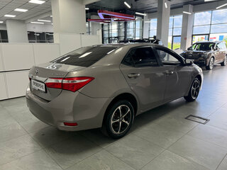 2014 Toyota Corolla XI (E160, E170, E180), серебристый, 830000 рублей, вид 5