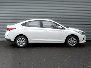 2022 Hyundai Solaris II Рестайлинг, белый, 1535000 рублей, вид 4