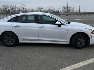 2020 Kia K5 III, белый, 2300000 рублей, вид 5