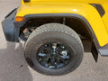 2018 Jeep Wrangler IV (JL), жёлтый, 3800000 рублей - вид 4