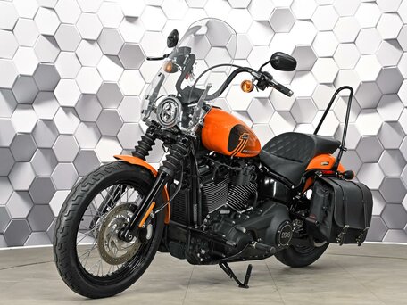 2021 Harley-Davidson Street Bob, оранжевый, 1677000 рублей, вид 4