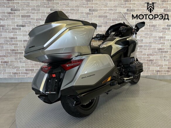 2025 Honda GL 1800 Gold Wing, серебристый, 3275000 рублей - вид 12