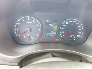 2017 Hyundai Solaris II, серый, 909000 рублей, вид 3