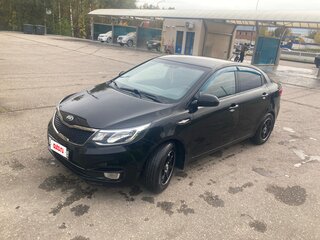 2015 Kia Rio III Рестайлинг, чёрный, 670000 рублей, вид 1
