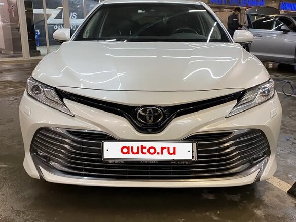 2019 Toyota Camry VIII (XV70), белый, 3000000 рублей - вид 1