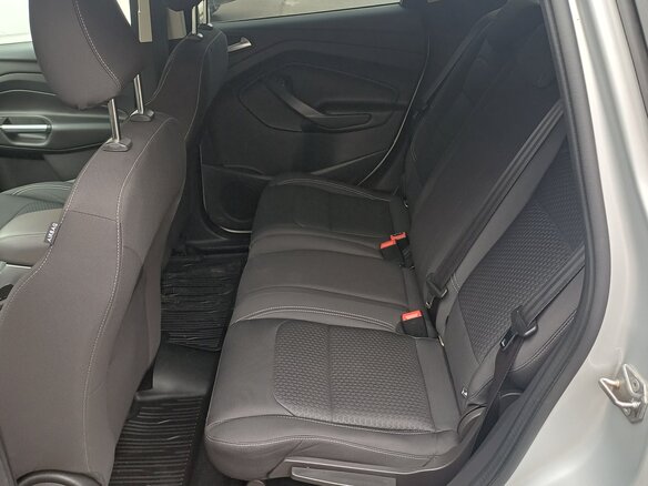 2017 Ford Kuga II Рестайлинг, серебристый, 1800000 рублей - вид 10