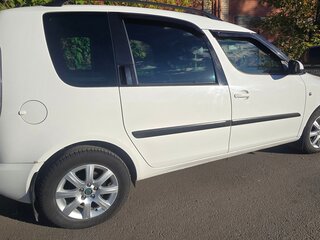 2012 Skoda Roomster I Рестайлинг, белый, 950000 рублей, вид 3