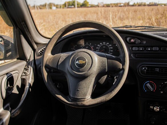 2015 Chevrolet Niva I Рестайлинг, серый, 570000 рублей - вид 14