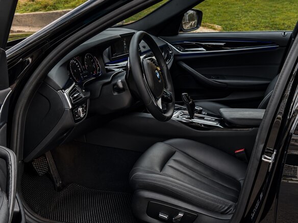 2019 BMW 5 серии 520d xDrive VII (G30/G31/G38), чёрный, 2300000 рублей - вид 10