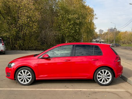 2014 Volkswagen Golf VII, красный, 1275000 рублей, вид 3