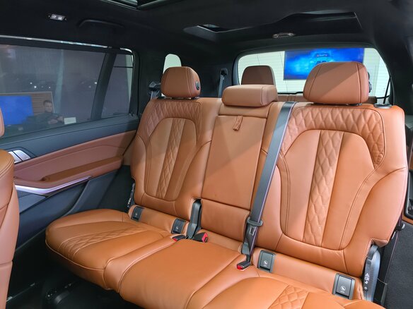 2026 BMW X7 40d I (G07) Рестайлинг, чёрный, 17440000 рублей - вид 29