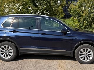 2017 Volkswagen Tiguan II, синий, 1899000 рублей, вид 5