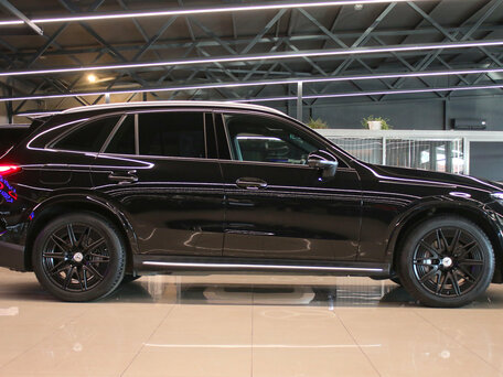 2024 Mercedes-Benz GLC AMG 43 AMG II (X254), чёрный, 7999000 рублей, вид 3