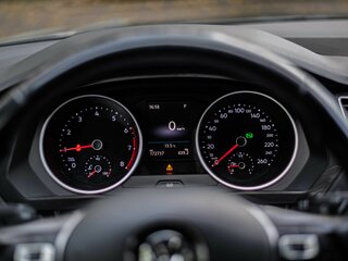 2017 Volkswagen Tiguan II, серебристый, 1955000 рублей, вид 5