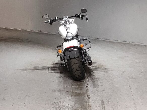 2017 Harley-Davidson Breakout, белый, 1532000 рублей - вид 3