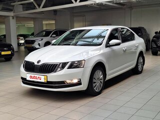 2019 Skoda Octavia III (A7) Рестайлинг, белый, 1690000 рублей, вид 3