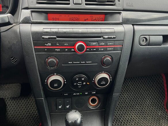 2005 Mazda 3 I (BK), красный, 260000 рублей - вид 4