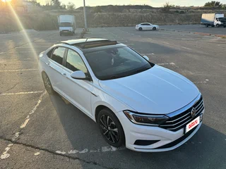 2018 Volkswagen Jetta 8-speed VII, белый, 1850000 рублей, вид 2