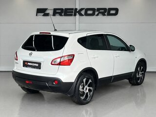 2013 Nissan Qashqai I Рестайлинг, белый, 1199000 рублей, вид 4