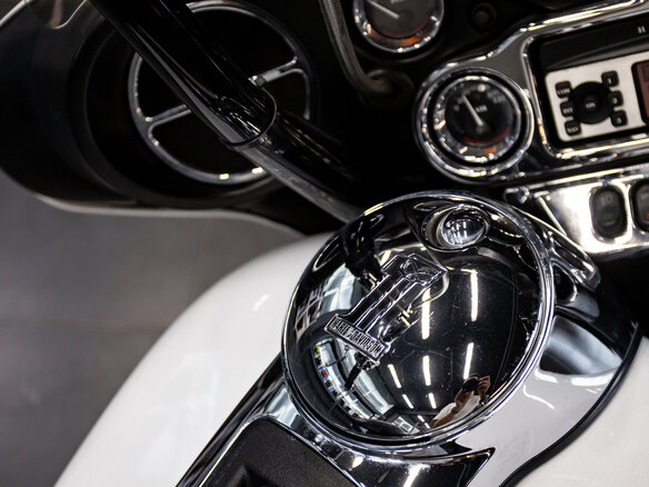 2011 Harley-Davidson Electra Glide, белый, 1100000 рублей - вид 18