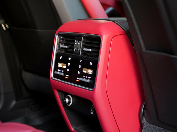 2018 Porsche Cayenne III, белый - вид 28