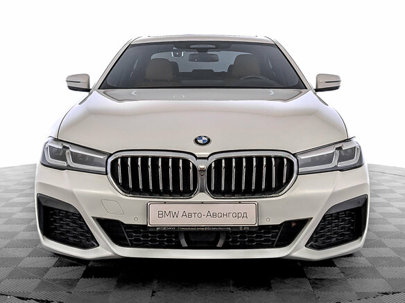 2021 BMW 5 серии 520i VII (G30/G31/G38) Рестайлинг, белый, 4350000 рублей - вид 1